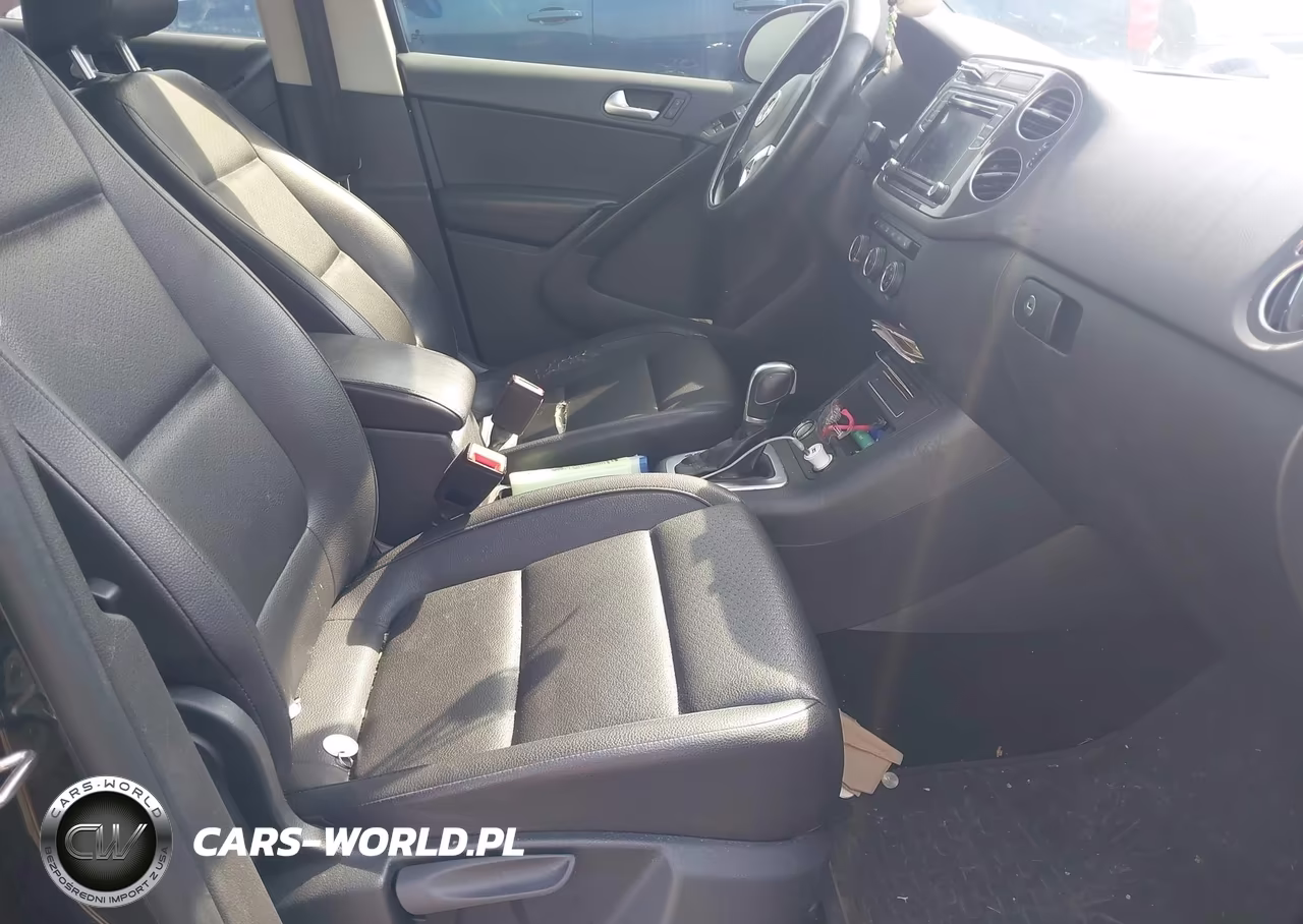 2017 Volkswagen Tiguan VIN:WVGAV7AX5HK020217 - 5
