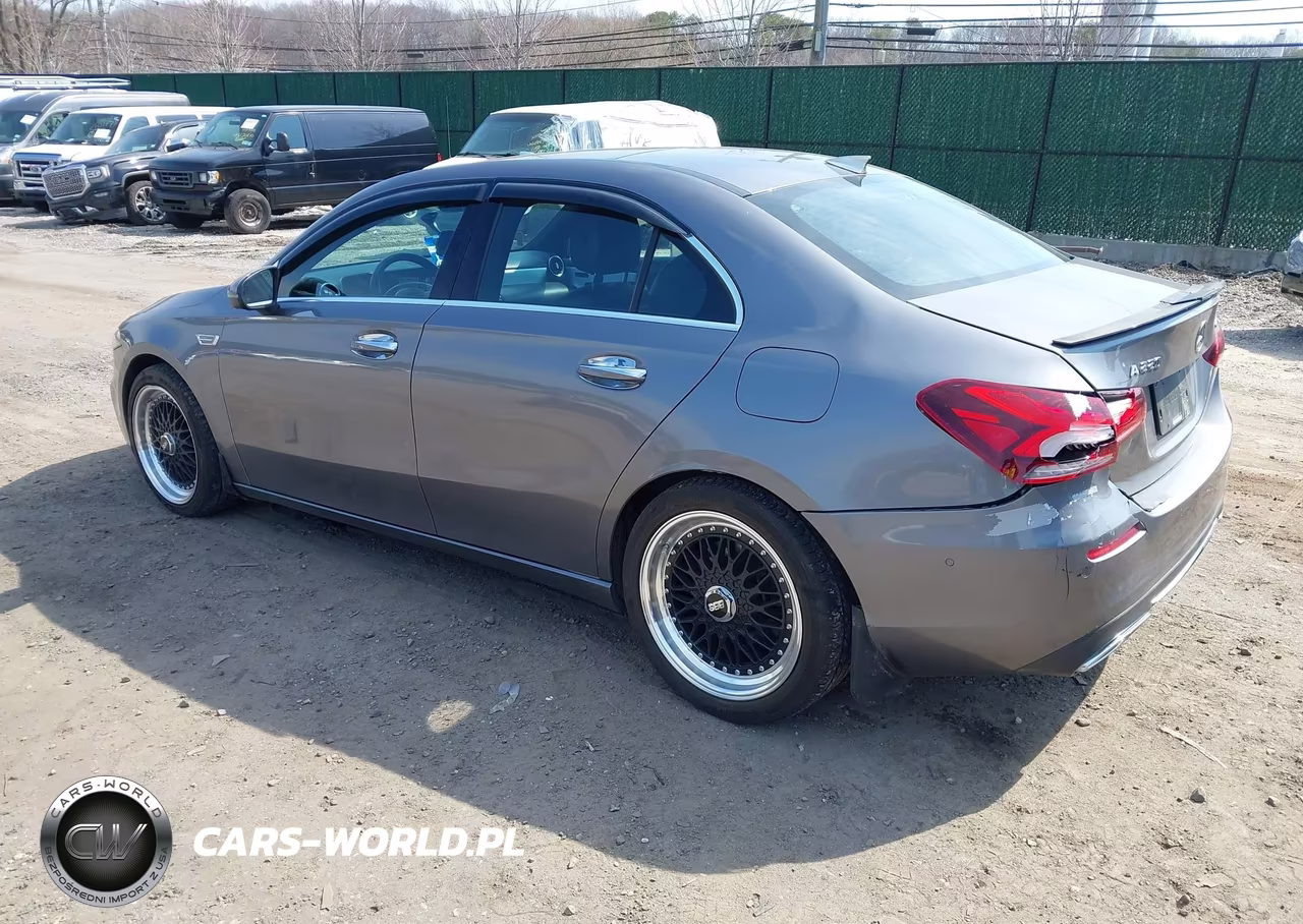 2020 Mercedes-Benz A 220 4Matic VIN:W1K3G4FB0LW043740 - 3