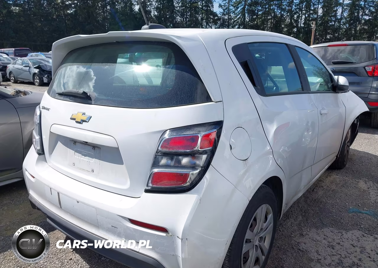 2019 Chevrolet Sonic Lt Auto VIN:1G1JG6SB4K4143166 - 4