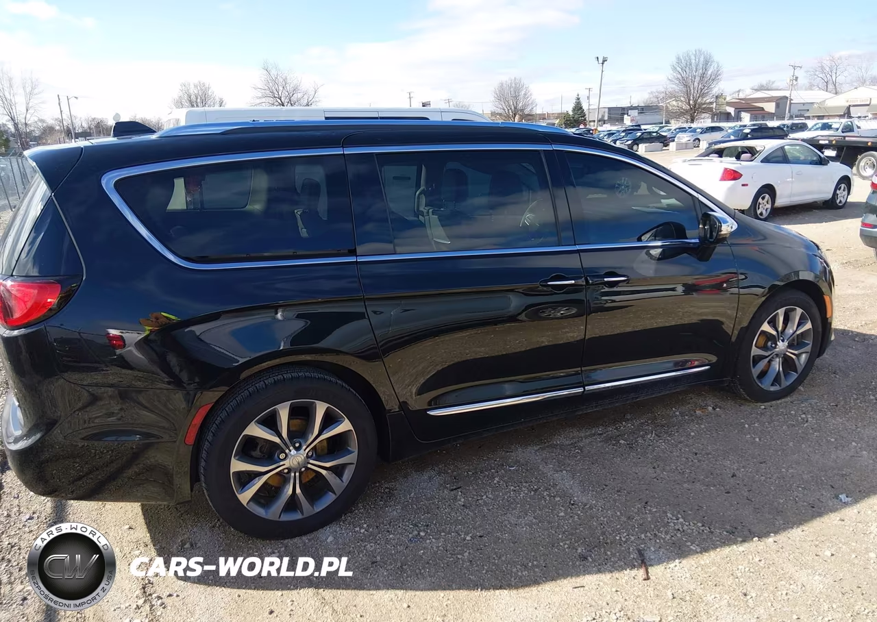 2018 Chrysler Pacifica Limited VIN:2C4RC1GG0JR117852 - 13
