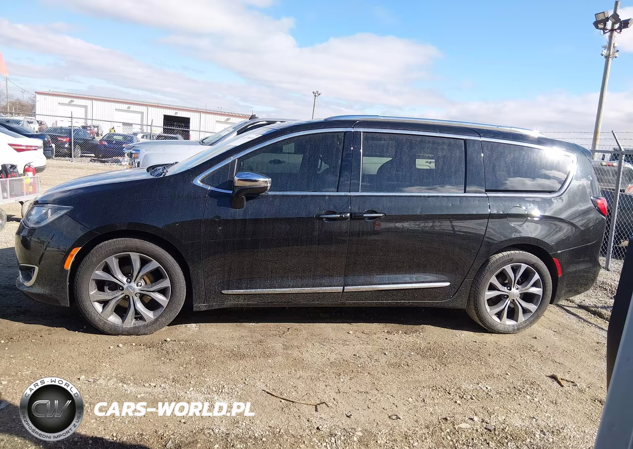 2018 Chrysler Pacifica Limited VIN:2C4RC1GG0JR117852 - 14