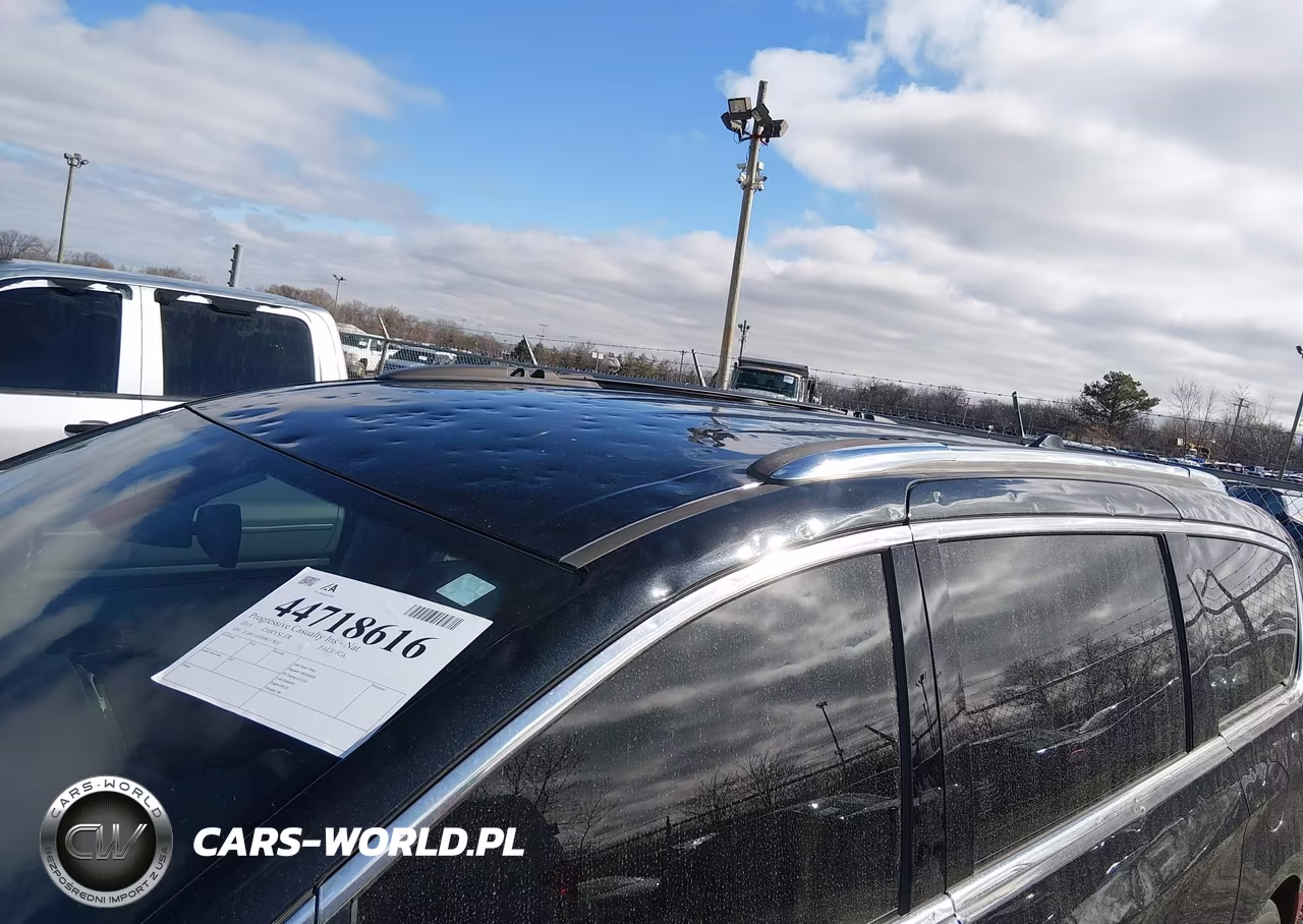 2018 Chrysler Pacifica Limited VIN:2C4RC1GG0JR117852 - 17