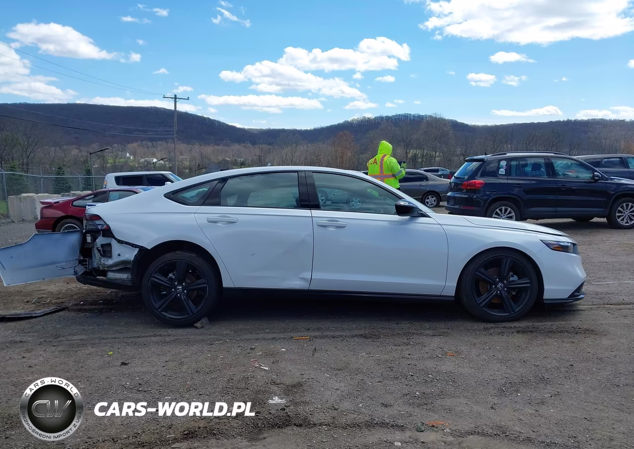 2025 Honda Accord Hybrid Sport-L VIN:1HGCY2F79SA080113 - 14