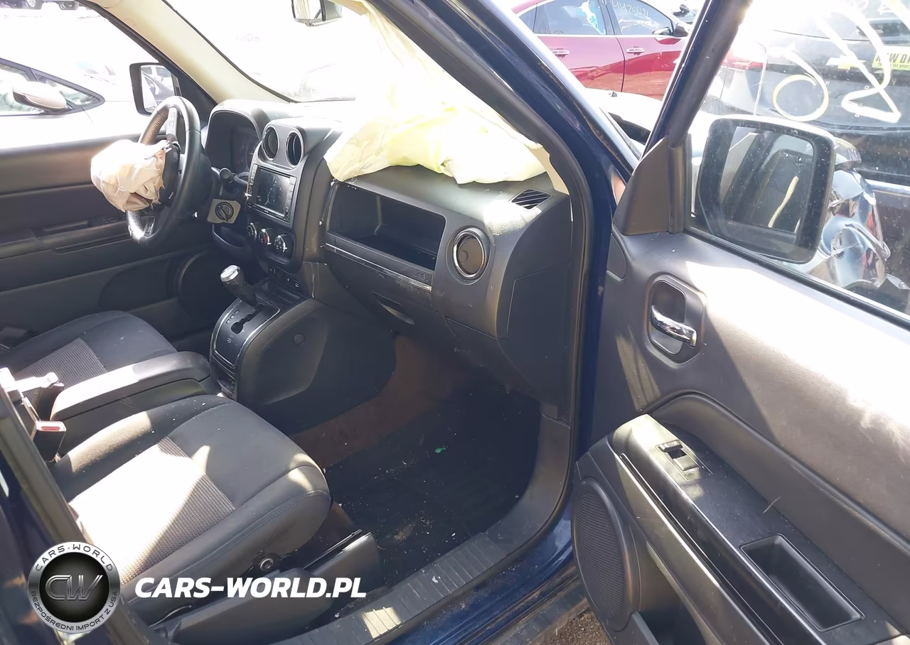 2015 Jeep Patriot Latitude VIN:1C4NJRFB1FD183927 - 5