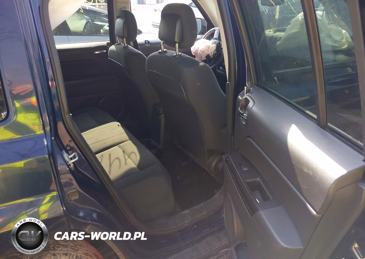 2015 Jeep Patriot Latitude VIN:1C4NJRFB1FD183927 - 8