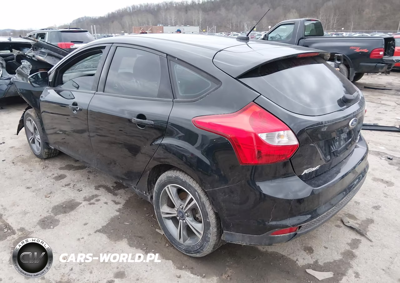 2014 Ford Focus Se VIN:1FADP3K25EL305373 - 3