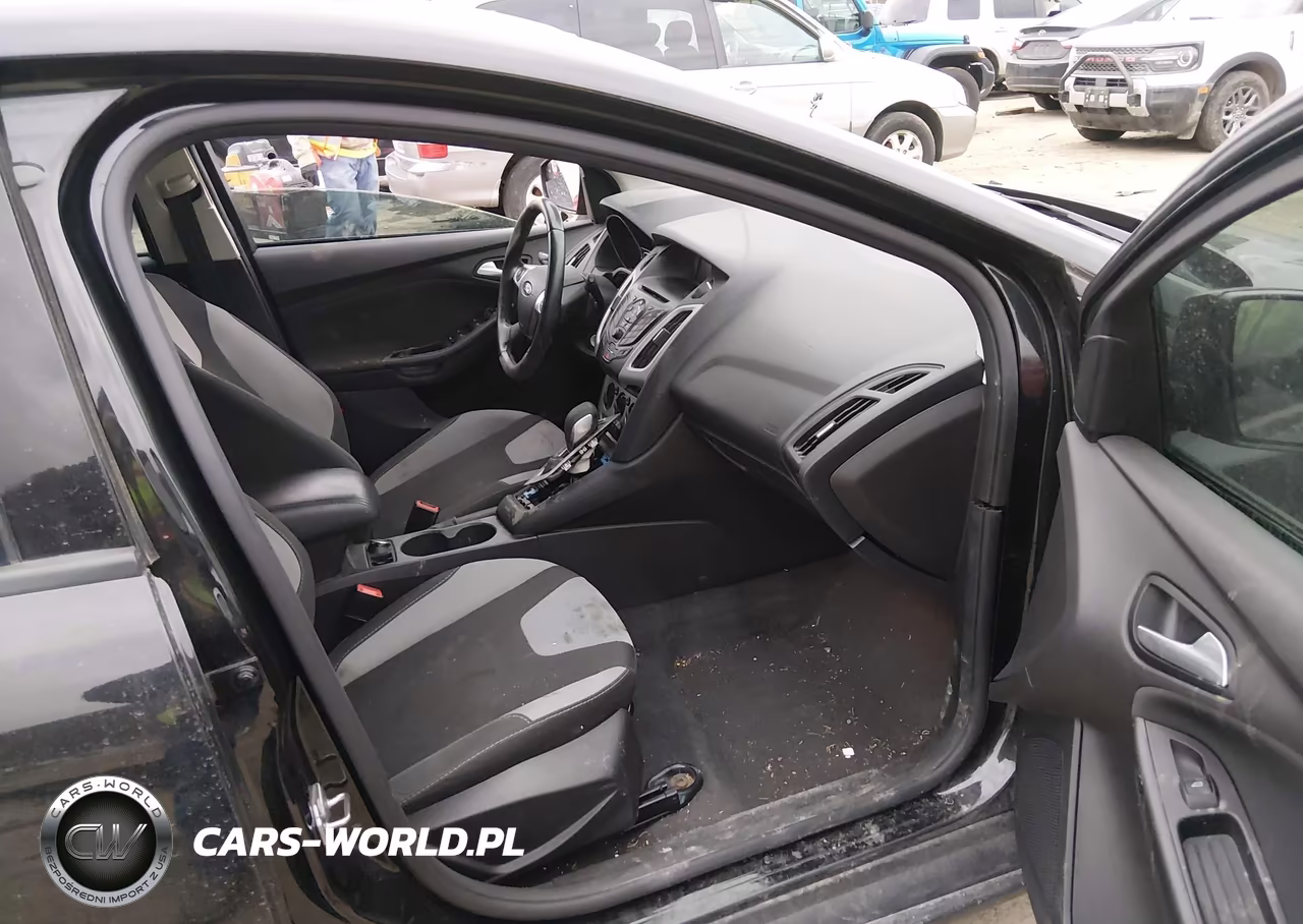 2014 Ford Focus Se VIN:1FADP3K25EL305373 - 5