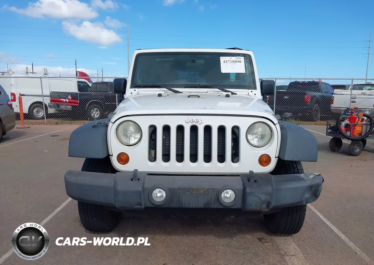 2013 Jeep Wrangler Unlimited Sport VIN:1C4BJWDG1DL550764 - 12