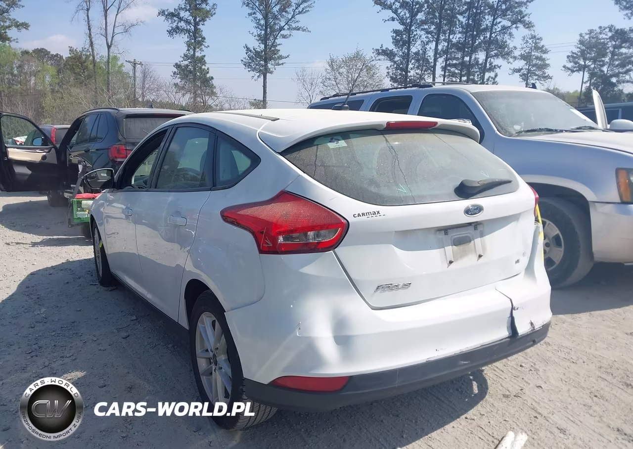 2017 Ford Focus Se VIN:1FADP3K26HL265115 - 3