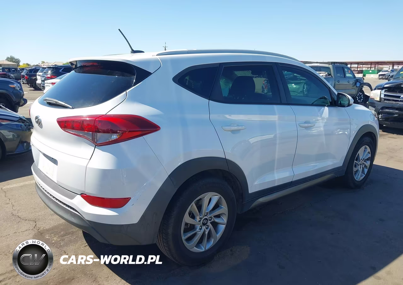 2016 Hyundai Tucson Se VIN:KM8J33A49GU089287 - 4