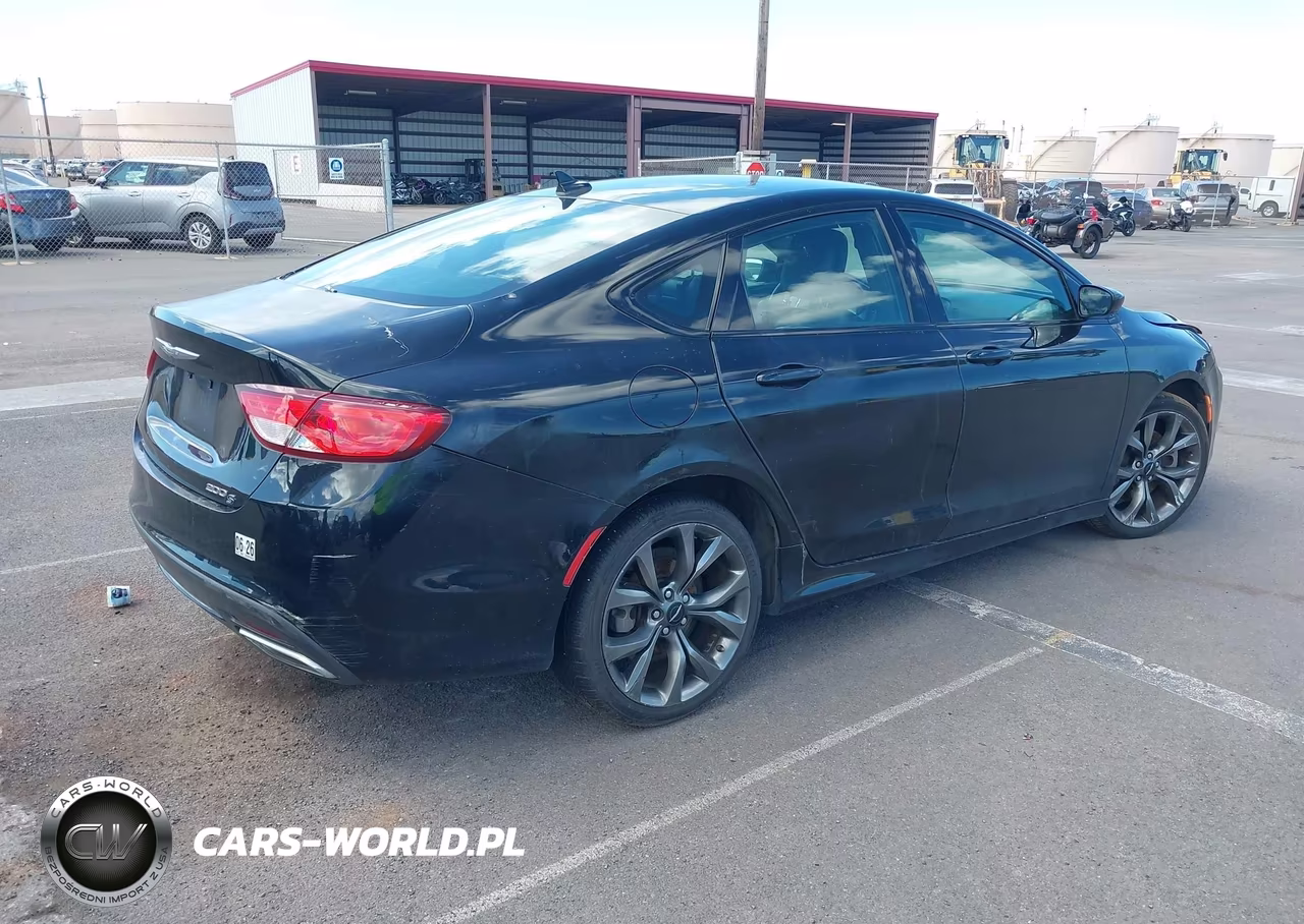 2015 Chrysler 200 S VIN:1C3CCCBB7FN558139 - 4