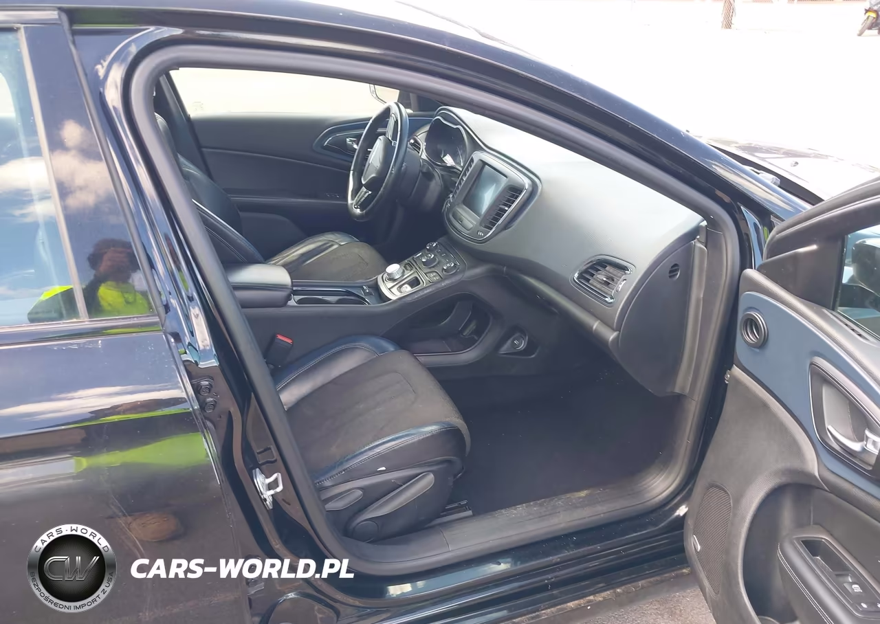 2015 Chrysler 200 S VIN:1C3CCCBB7FN558139 - 5