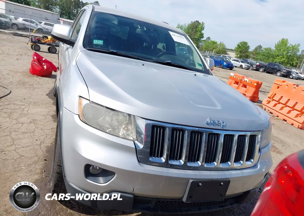 2013 Jeep Grand Cherokee Laredo VIN:1C4RJFAG2DC539095 - 13