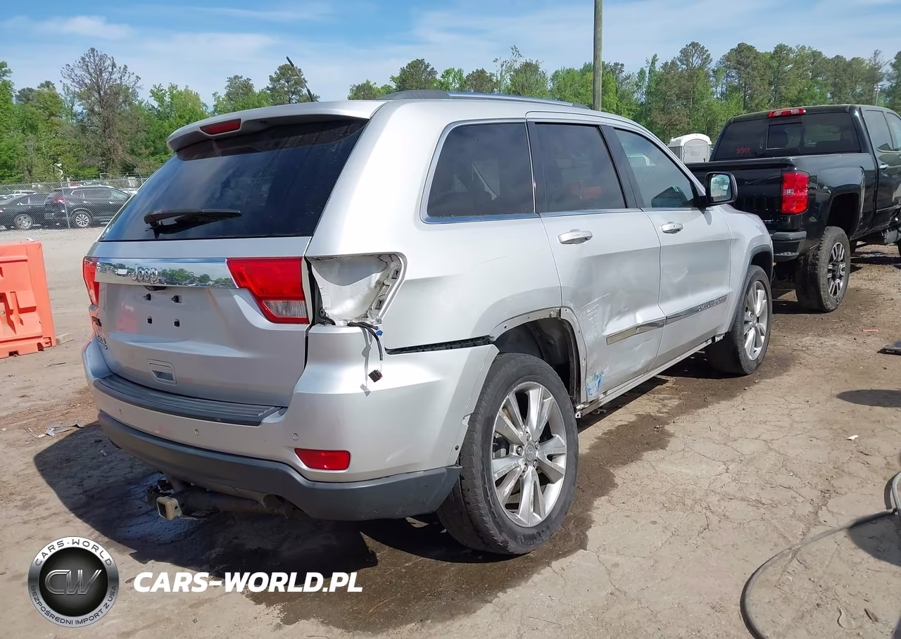 2013 Jeep Grand Cherokee Laredo VIN:1C4RJFAG2DC539095 - 4