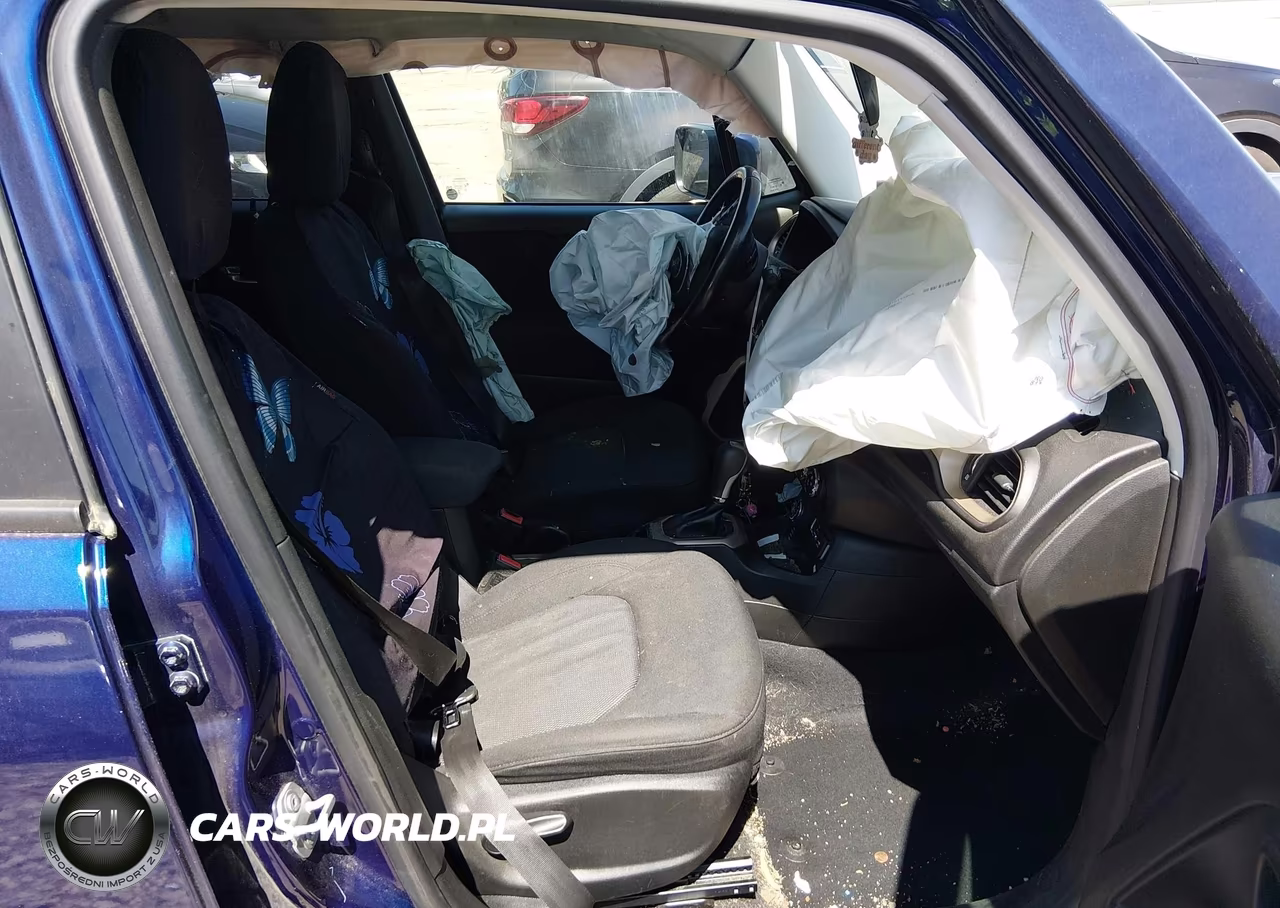 2016 Jeep Renegade Latitude VIN:ZACCJBBT0GPE02103 - 5