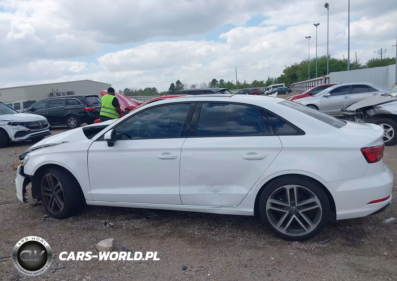 2018 Audi A3 2.0T Premium-2.0T Tech Premium VIN:WAUAUGFF7J1010885 - 14