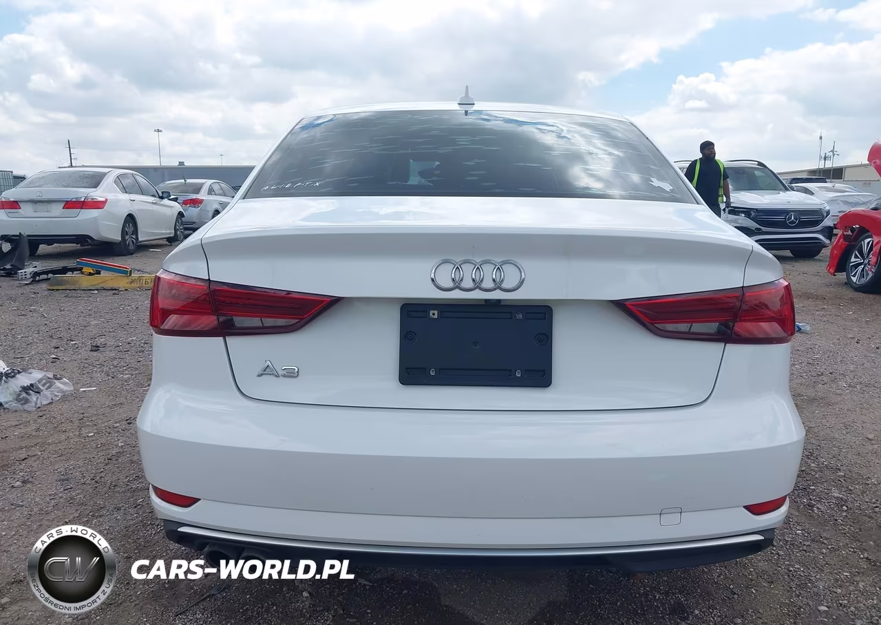 2018 Audi A3 2.0T Premium-2.0T Tech Premium VIN:WAUAUGFF7J1010885 - 16