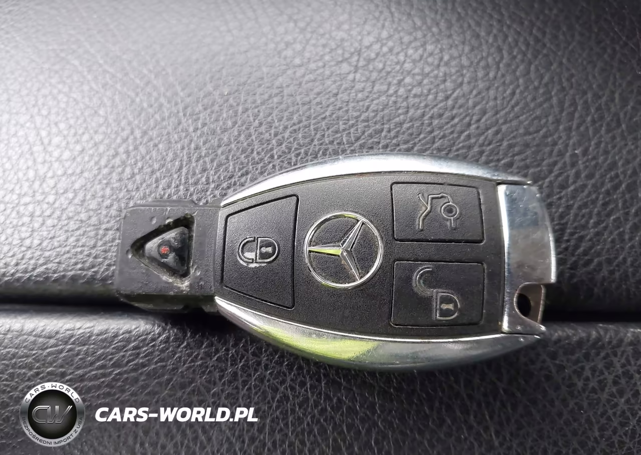 2015 Mercedes-Benz C 300 4Matic VIN:55SWF4KB1FU029403 - 11