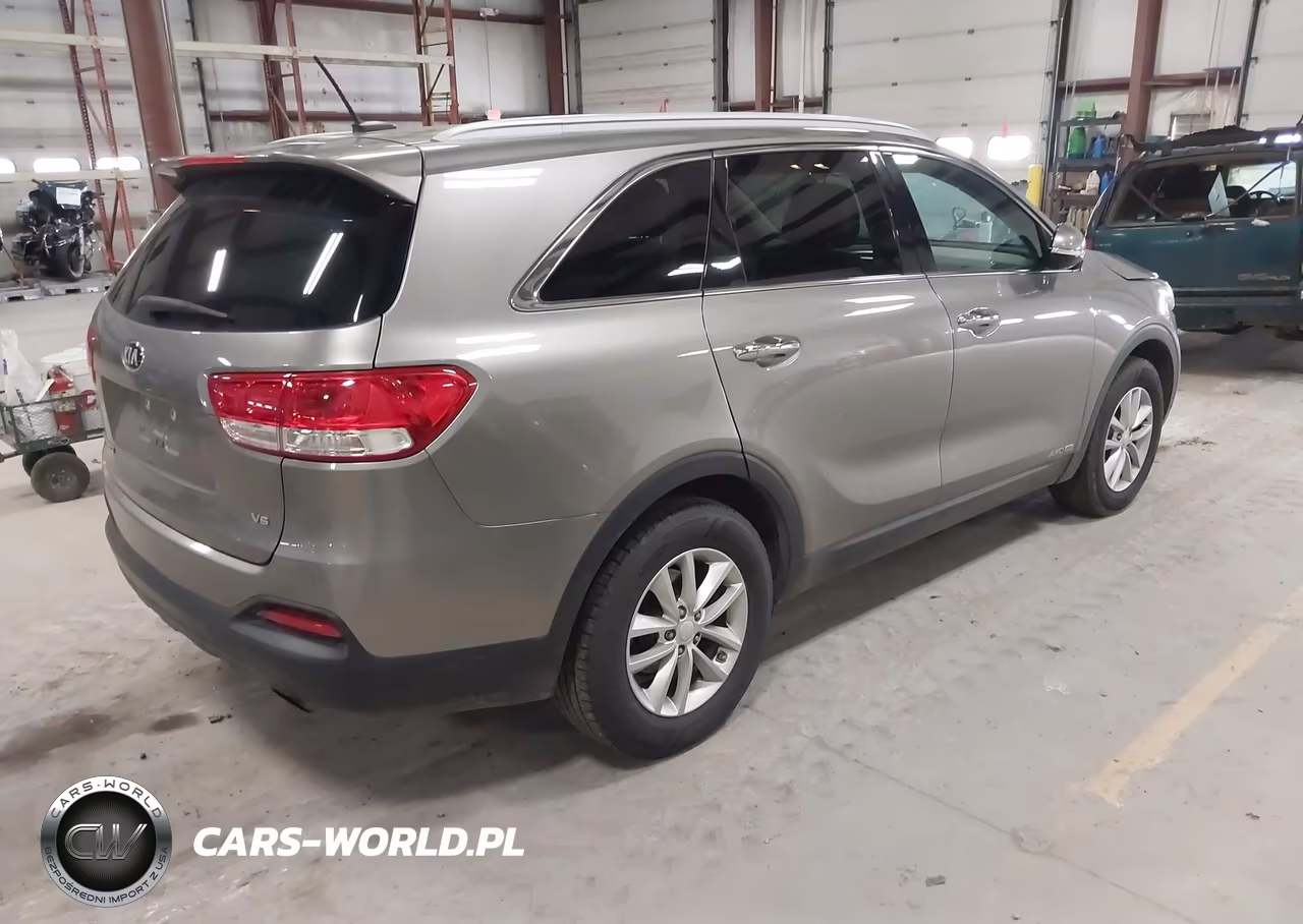 2017 Kia Sorento 3.3L Lx VIN:5XYPGDA54HG194162 - 4