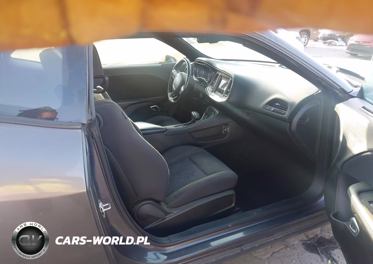 2019 Dodge Challenger Sxt VIN:2C3CDZAG2KH674011 - 5