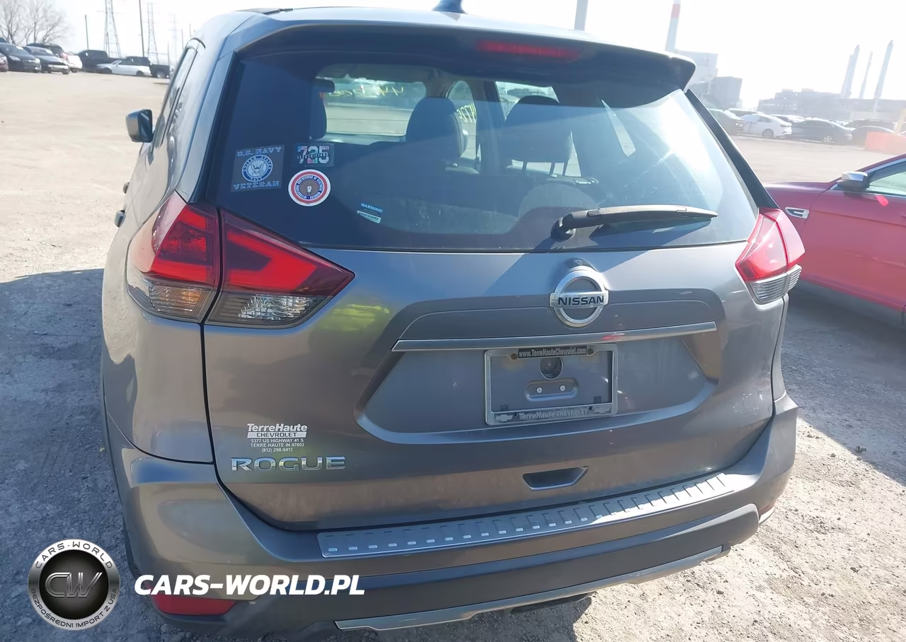 2018 Nissan Rogue S VIN:KNMAT2MT3JP576749 - 16