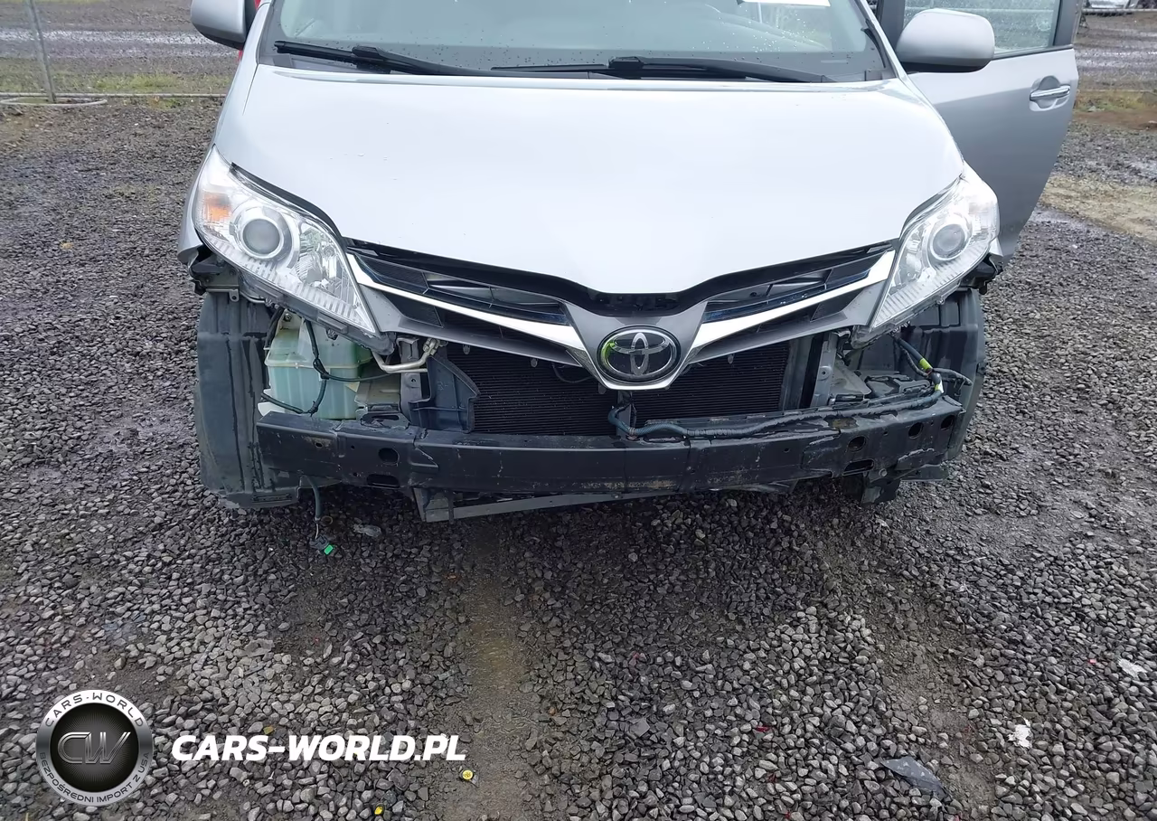 2018 Toyota Sienna Xle Premium 8 Passenger VIN:5TDYZ3DCXJS935684 - 18