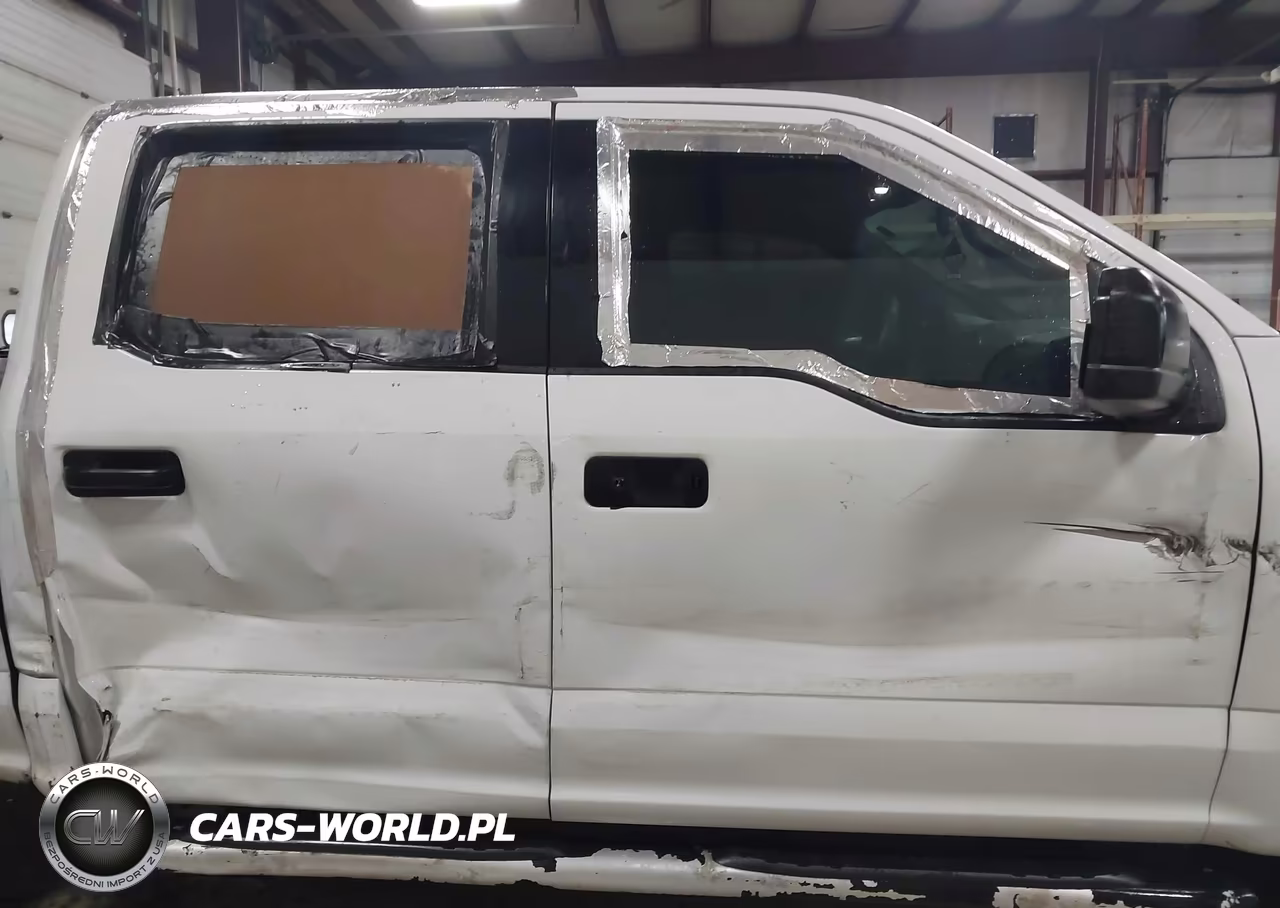 2018 Ford F-150 Xlt VIN:1FTEW1EPXJFC83022 - 13