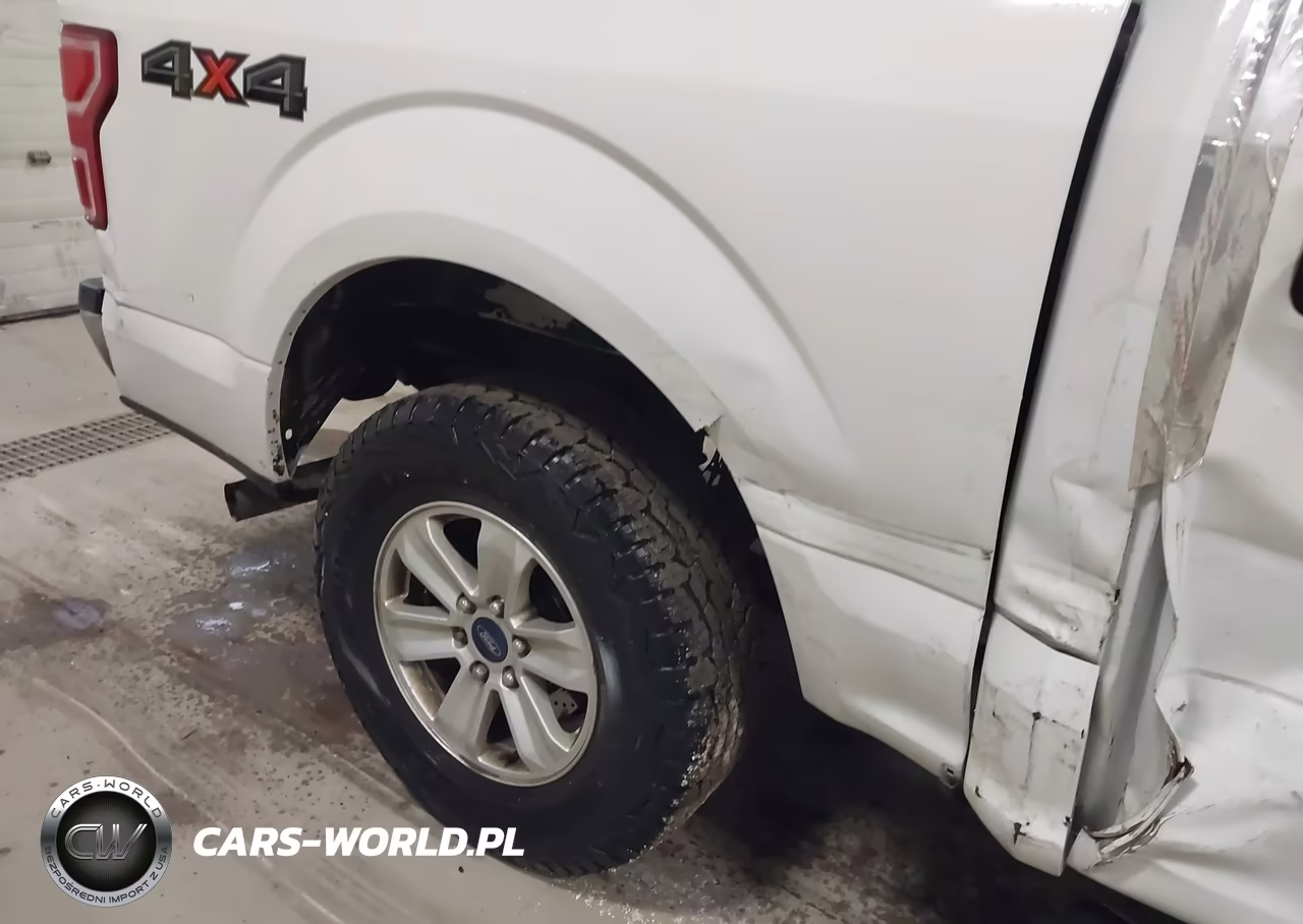 2018 Ford F-150 Xlt VIN:1FTEW1EPXJFC83022 - 17