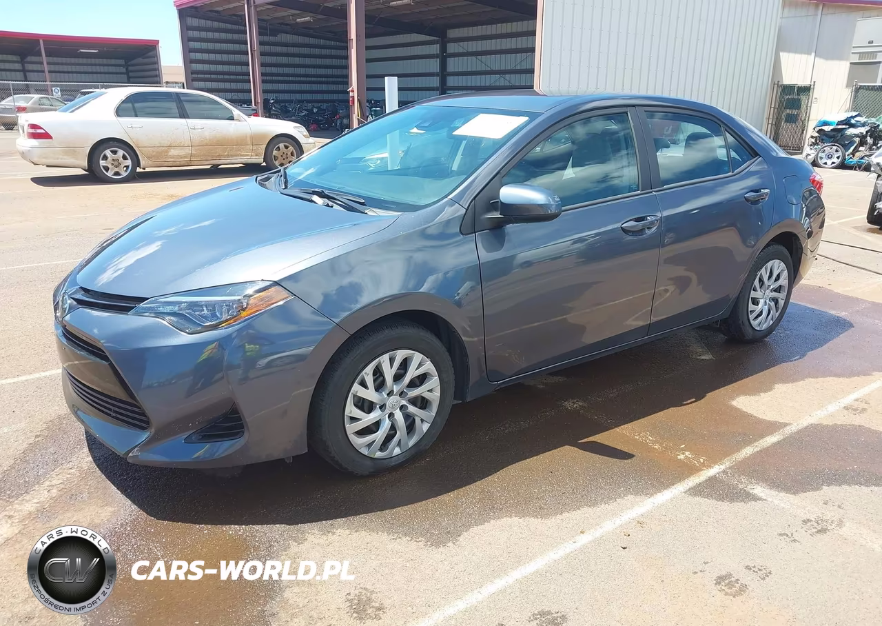 2018 Toyota Corolla Le VIN:5YFBURHE8JP738377 - 2