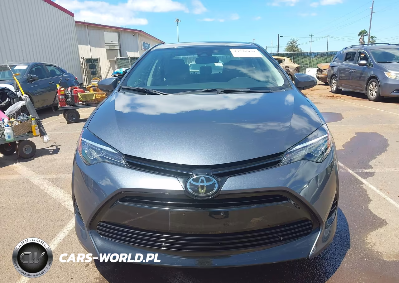2018 Toyota Corolla Le VIN:5YFBURHE8JP738377 - 6