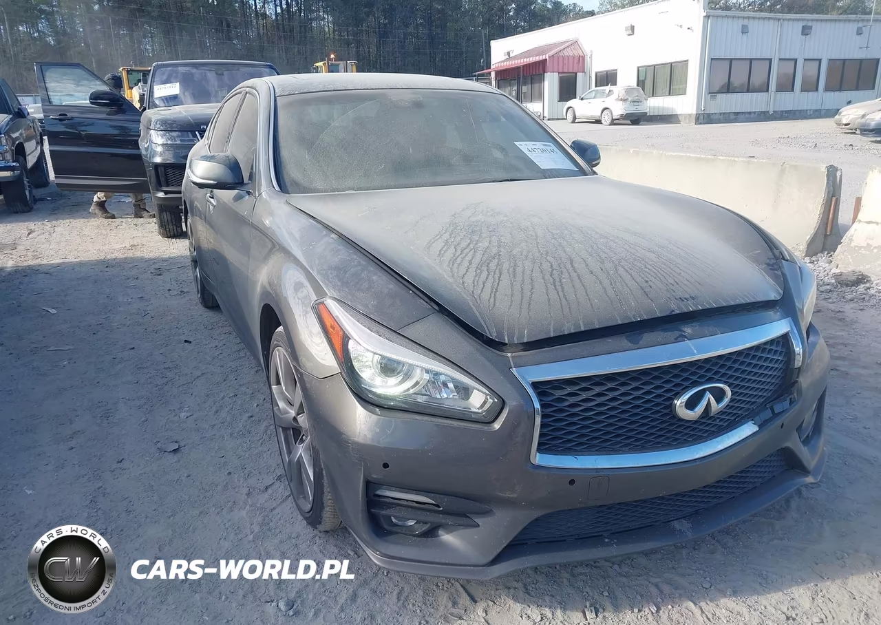 2015 Infiniti Q70 3.7