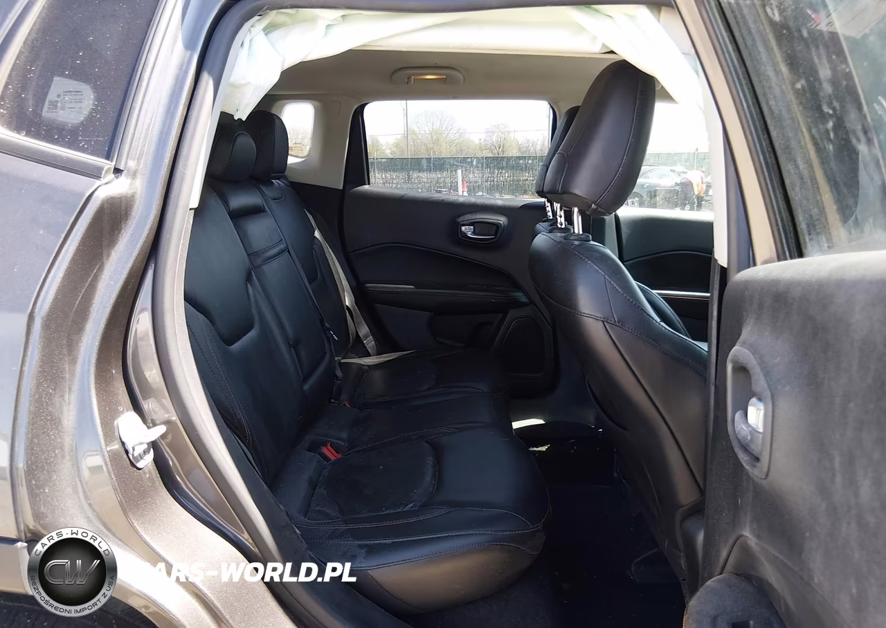 2018 Jeep Compass Limited 4X4 VIN:3C4NJDCB6JT255893 - 8