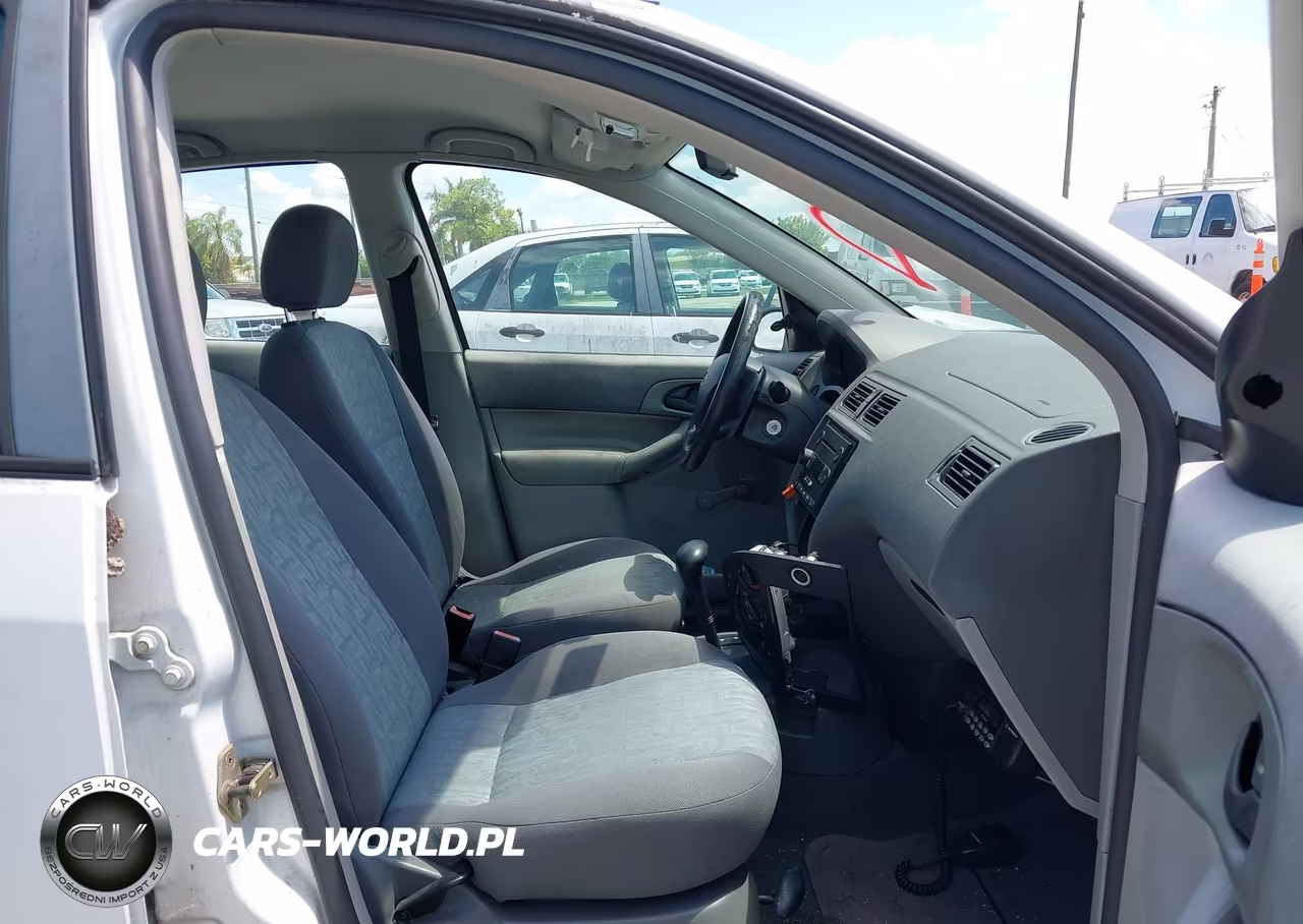 2005 Ford Focus Zx4 VIN:1FAFP34N55W210746 - 5