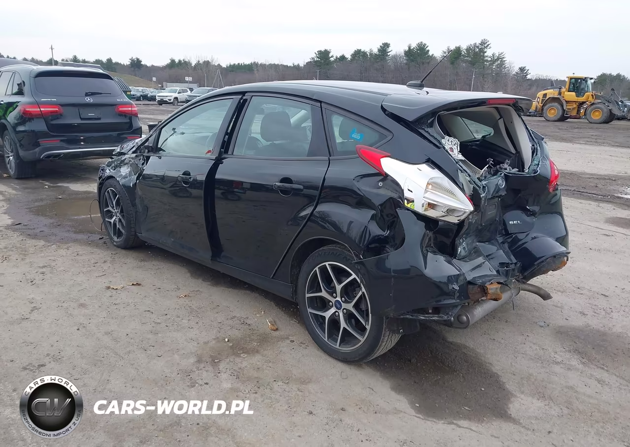 2018 Ford Focus Sel VIN:1FADP3M23JL283896 - 3