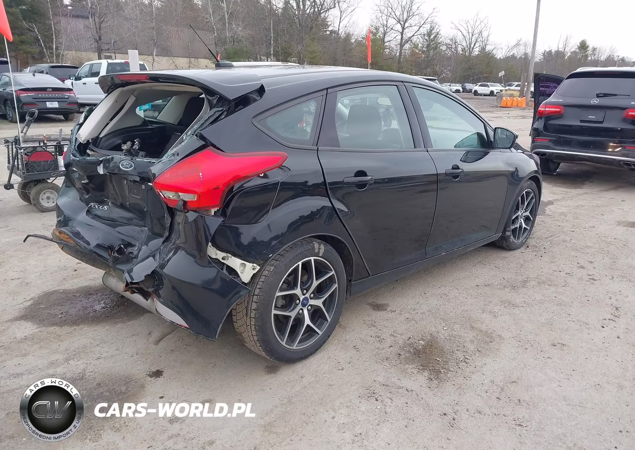 2018 Ford Focus Sel VIN:1FADP3M23JL283896 - 4