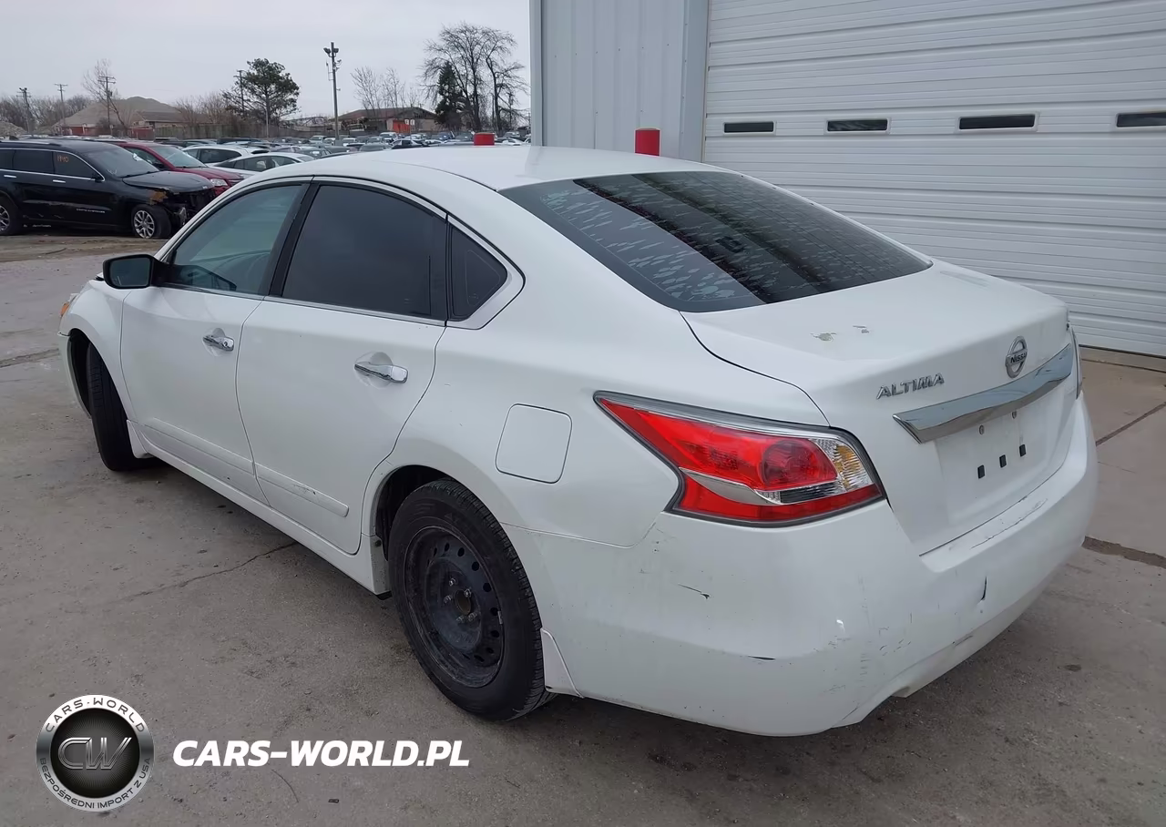 2015 Nissan Altima 2.5 S VIN:1N4AL3AP7FN915096 - 3