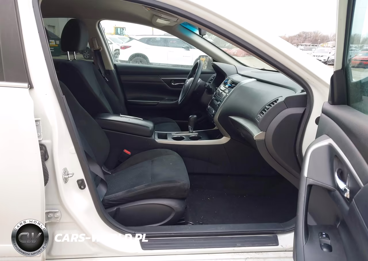 2015 Nissan Altima 2.5 S VIN:1N4AL3AP7FN915096 - 5
