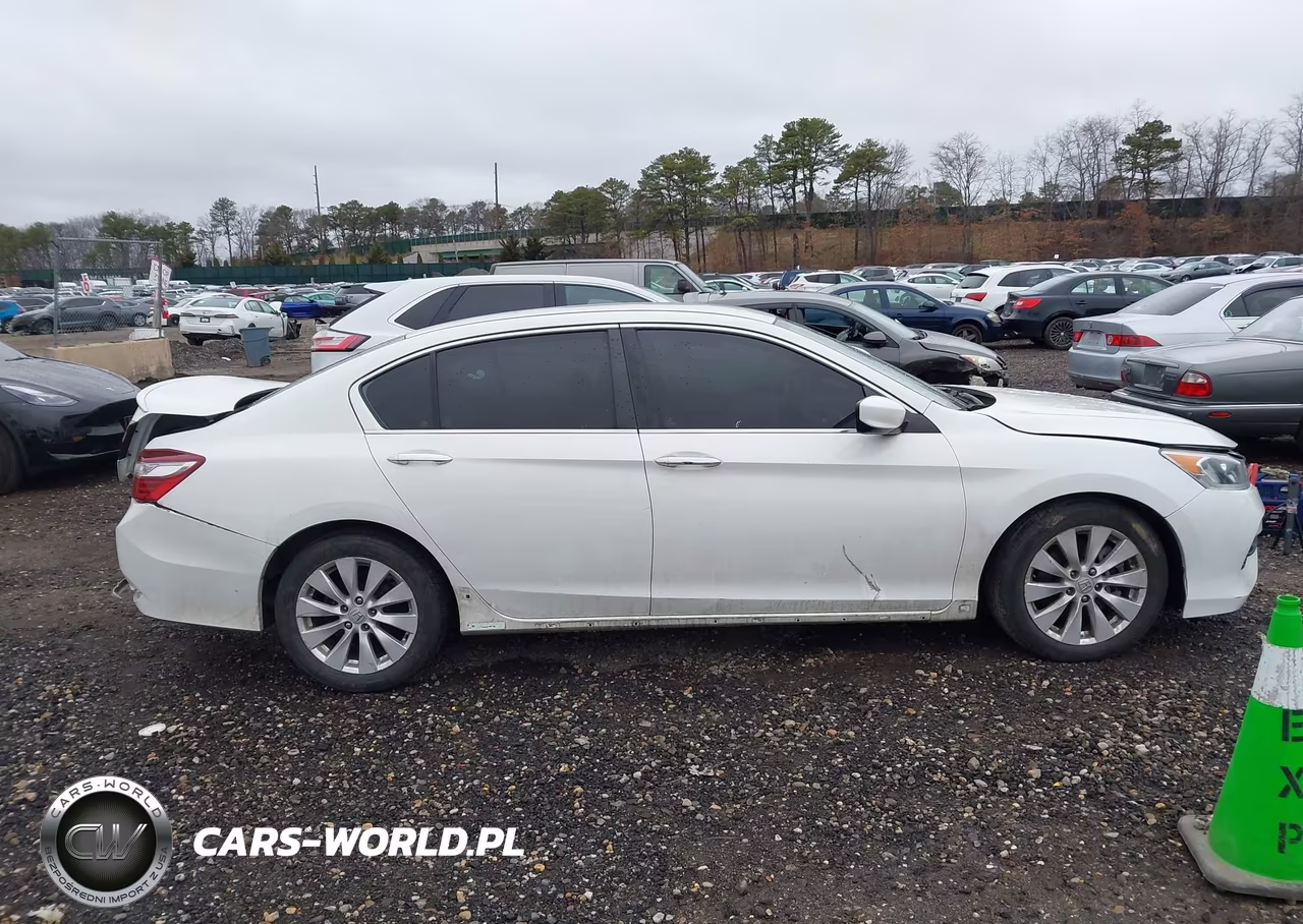 2017 Honda Accord Sport VIN:1HGCR2F50HA283069 - 13