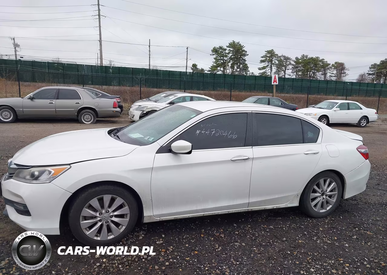 2017 Honda Accord Sport VIN:1HGCR2F50HA283069 - 14