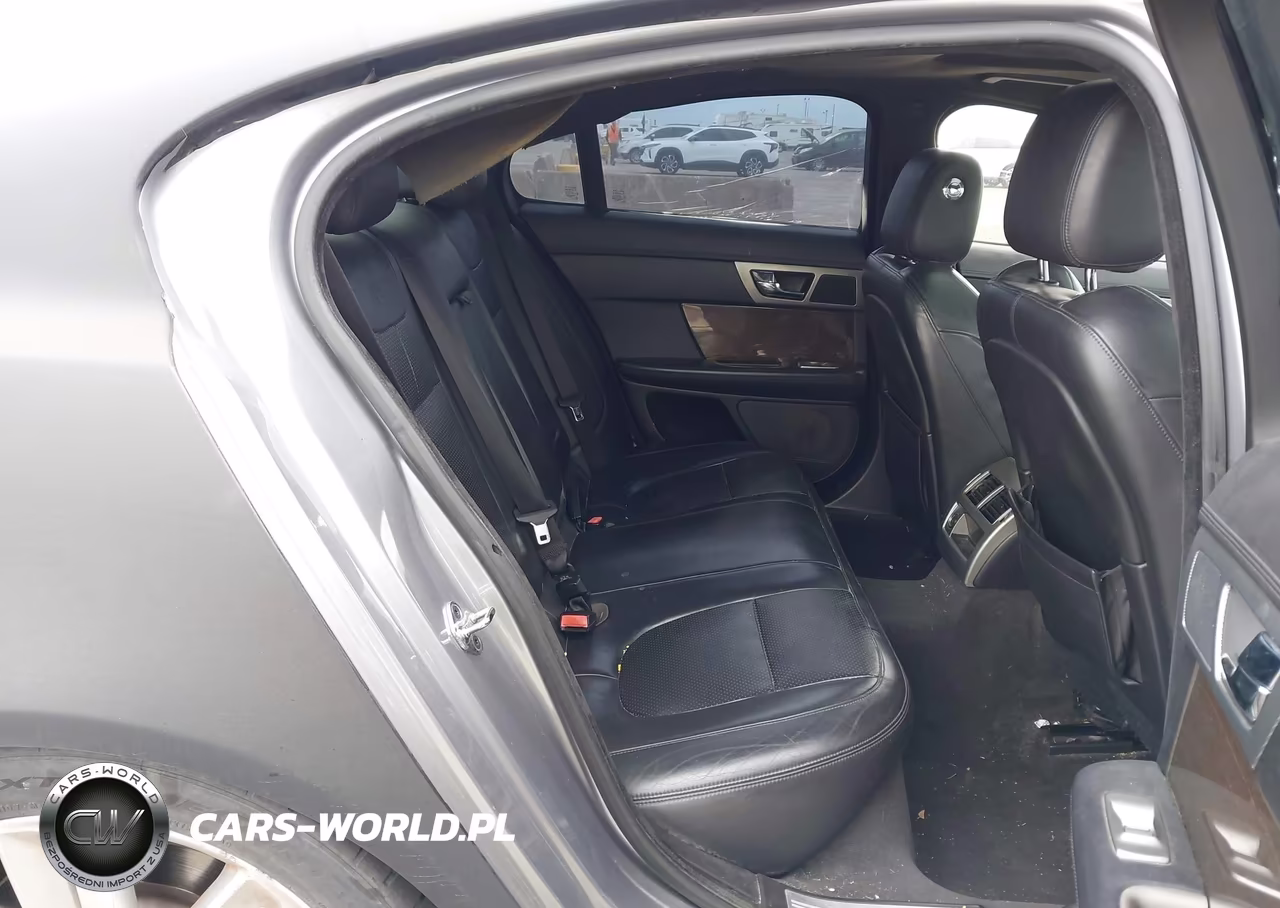 2010 Jaguar Xf Xfr VIN:SAJWA0JC6AMR75470 - 8