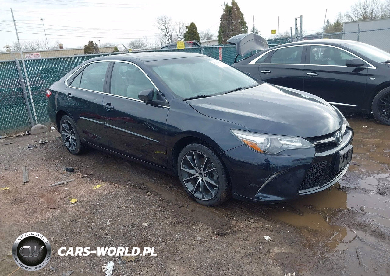 2016 Toyota Camry Xse