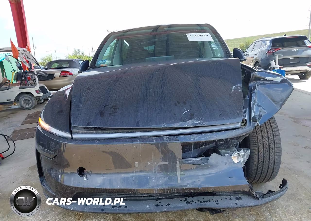 2026 Tesla Model Y VIN:7SAYGDEE0TA411477 - 14
