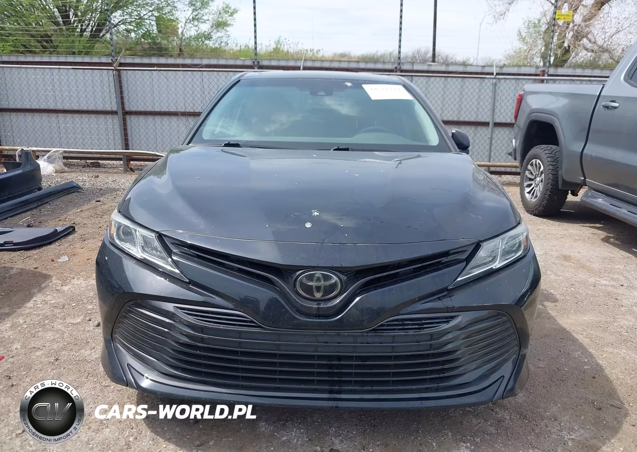 2018 Toyota Camry Le VIN:4T1B11HK2JU611252 - 13