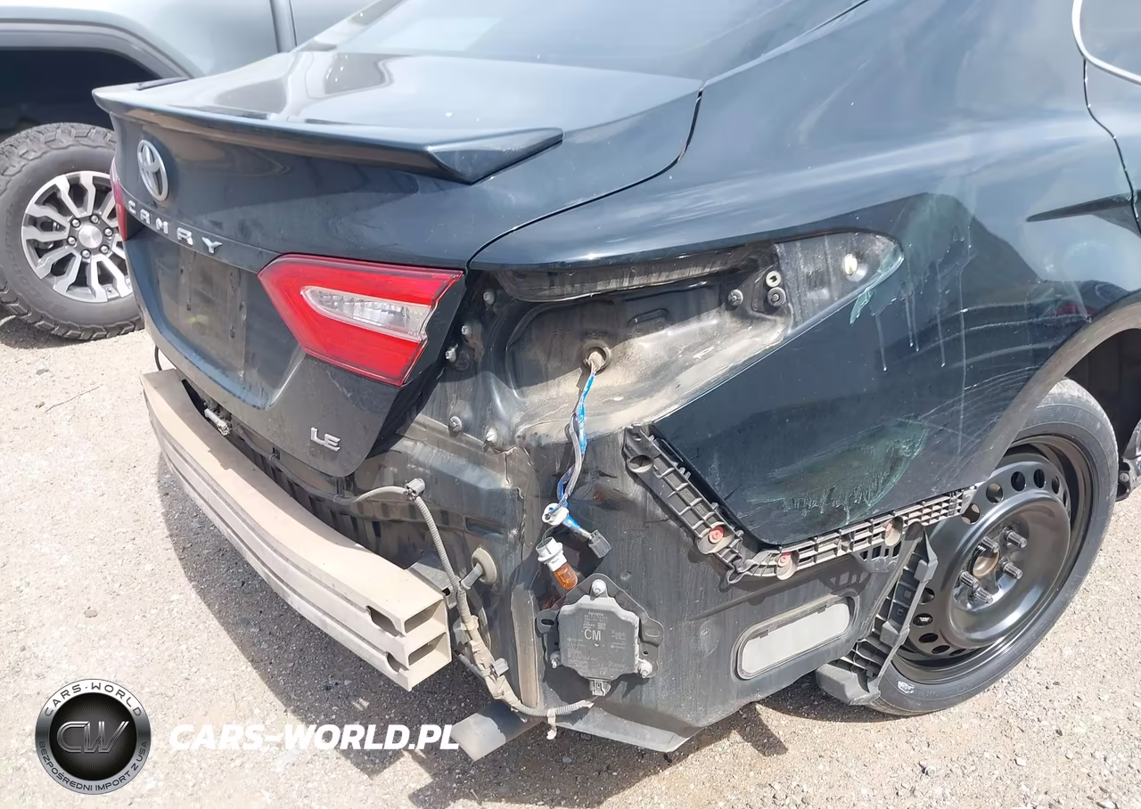2018 Toyota Camry Le VIN:4T1B11HK2JU611252 - 6