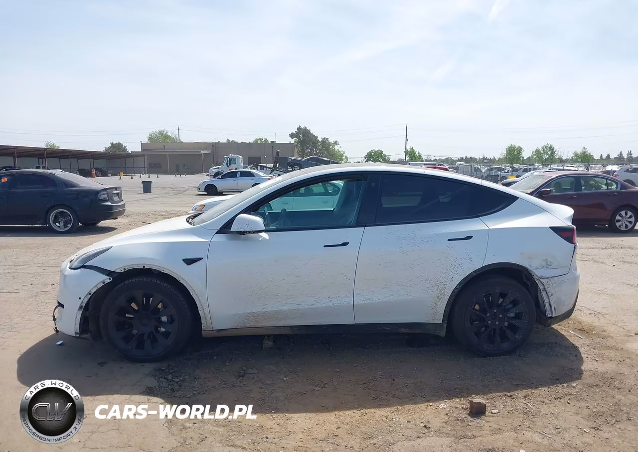 2021 Tesla Model Y Long Range Dual Motor All-Wheel Drive VIN:5YJYGDEE6MF125683 - 13