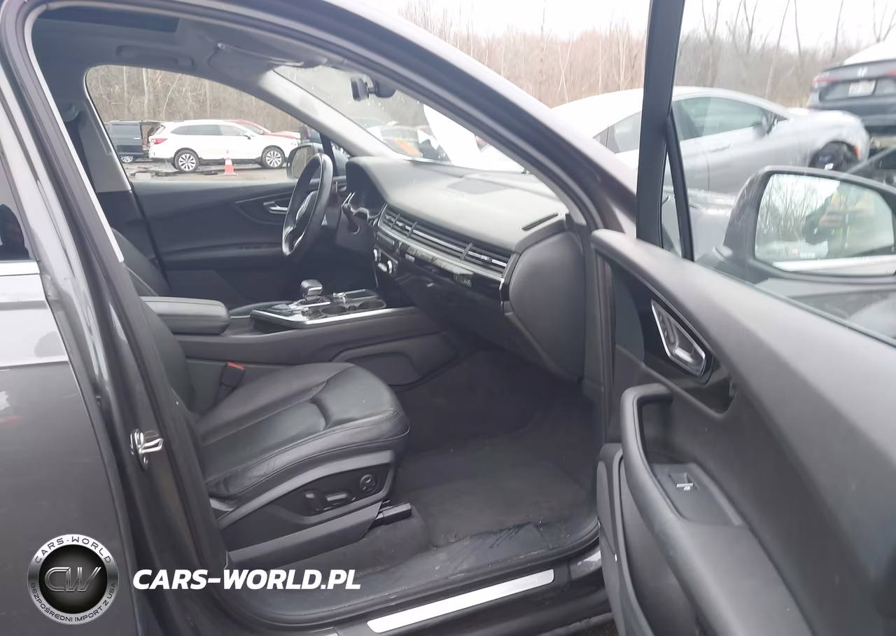 2019 Audi Q7 55 Premium VIN:WA1VAAF79KD025112 - 5