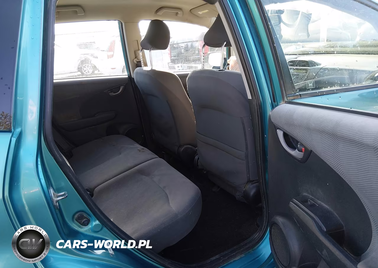 2013 Honda Fit VIN:JHMGE8G31DC030660 - 19