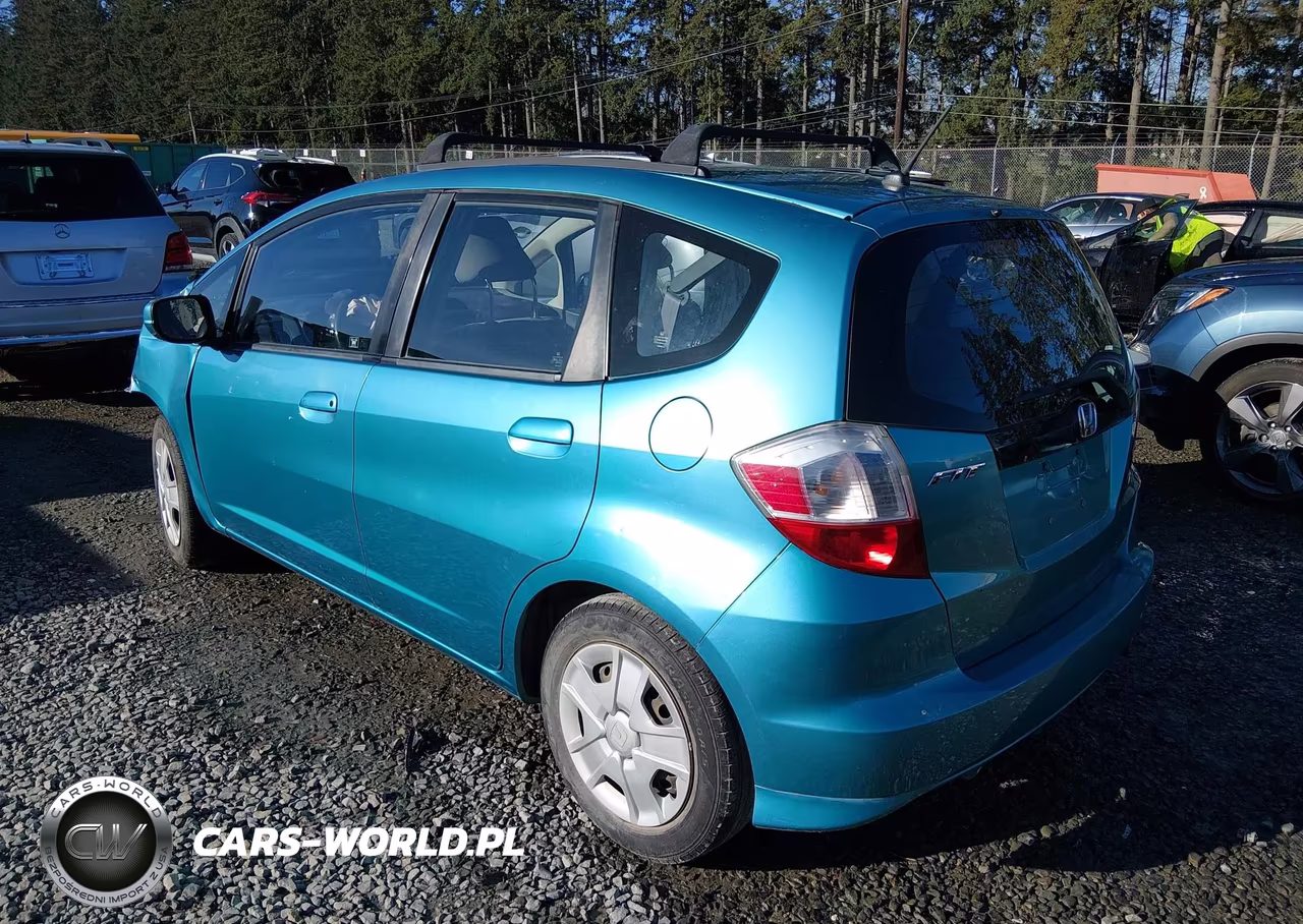 2013 Honda Fit VIN:JHMGE8G31DC030660 - 3