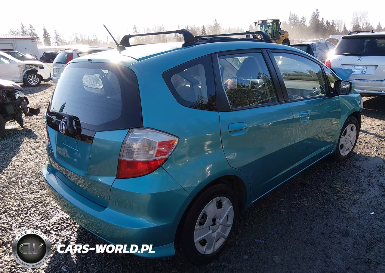 2013 Honda Fit VIN:JHMGE8G31DC030660 - 4