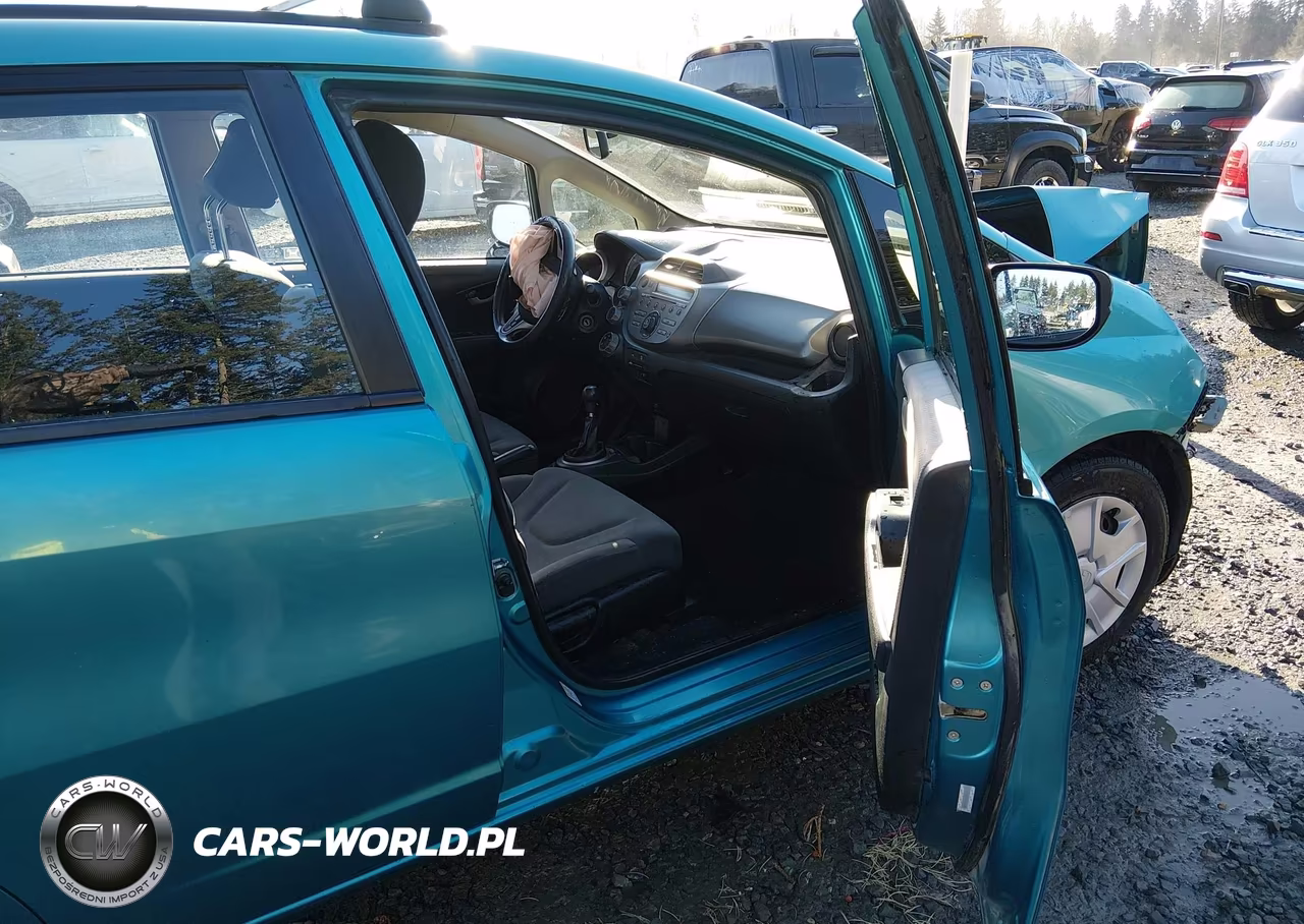 2013 Honda Fit VIN:JHMGE8G31DC030660 - 5